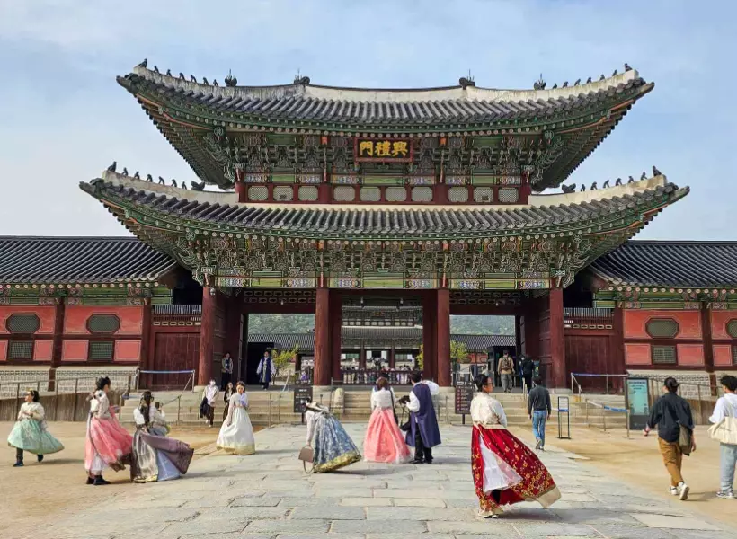 Korean culture etiquette