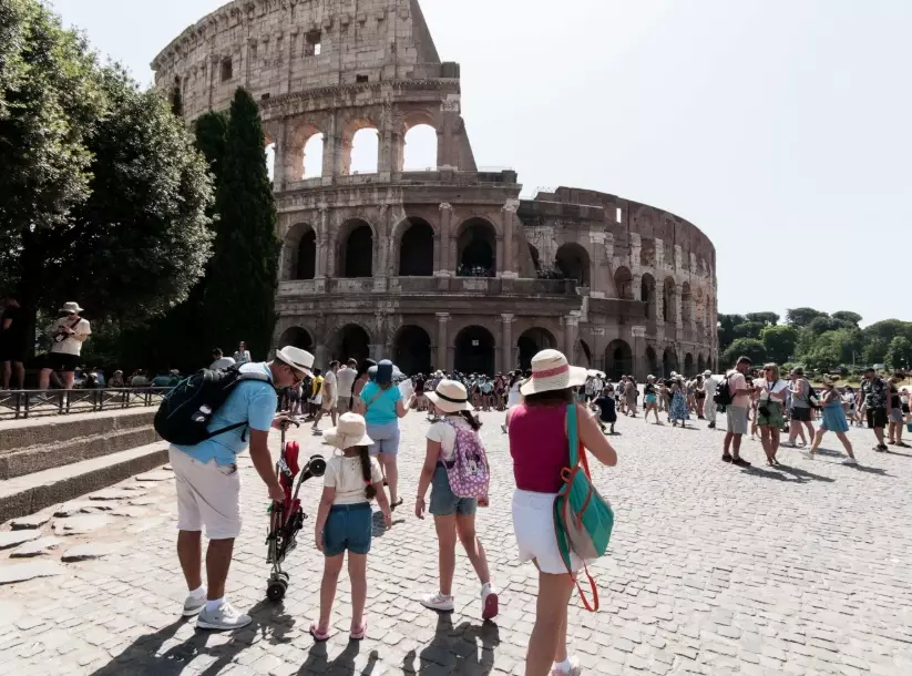 can americans travel to canada