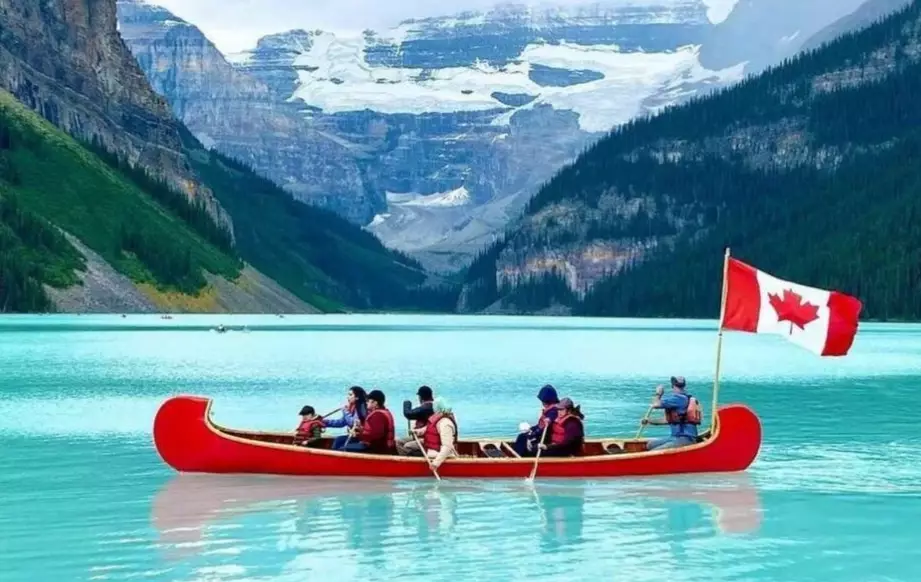 Where Do Tourists Go in Canada? Top Destinations & Insider Tips
