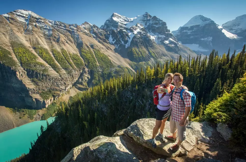 popular places to visit in Canada