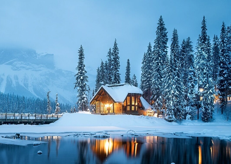 Canada travel by month