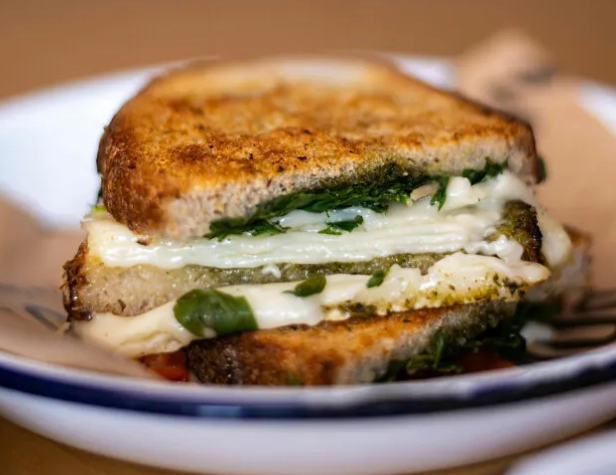 European vs American Eating Habits: A Cultural Deep Dive