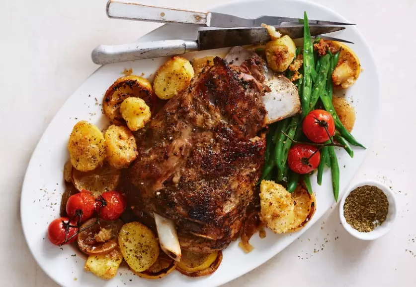 A Guide to Australian Main Dishes: From Classics to Modern Plates