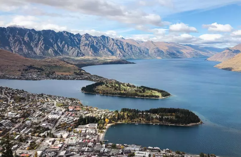 avoid New Zealand crowds avoid New Zealand crowds