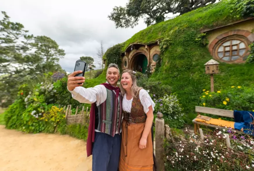 New Zealand Lord of the Rings Tour: The Ultimate Guide to Visiting Middle-earth