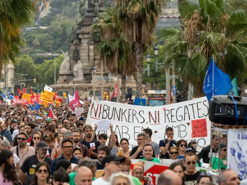 Spain Tourism Problems: A Local's Guide to Avoiding the Headaches