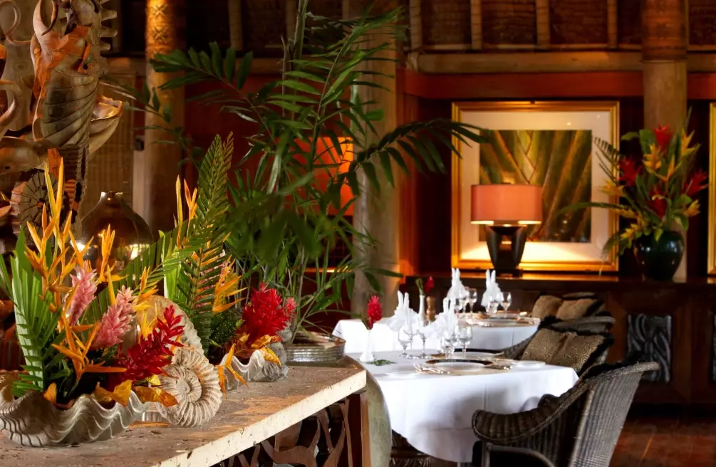 eating out in Fiji cost