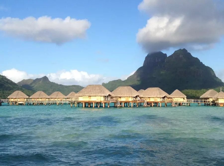 how to save money in Tahiti